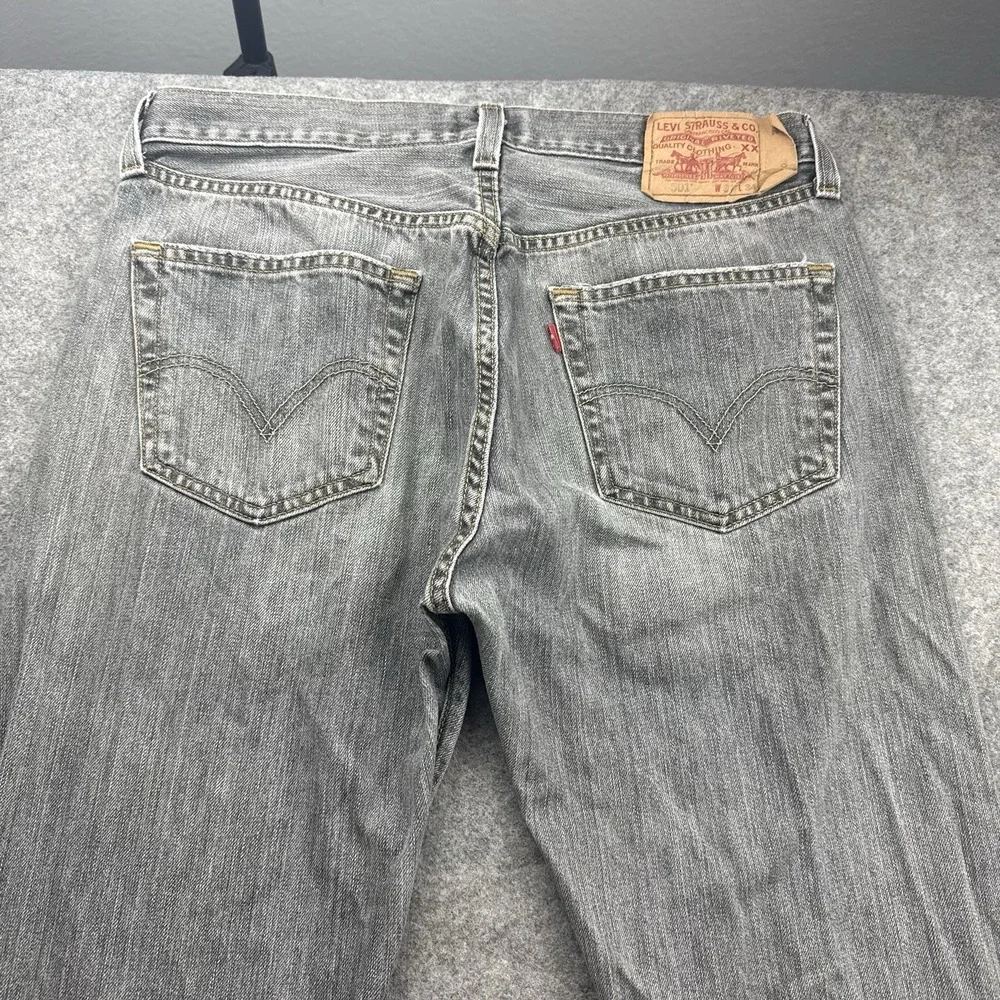 Levis 501 Jeans Mens 34x34 Gray Faded Straight Leg Button Fly Y2K Denim
